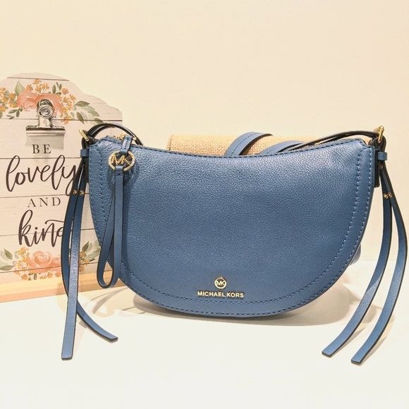 Michael Kors Handbags - SOLD 💠 MK Camden Small Messenger